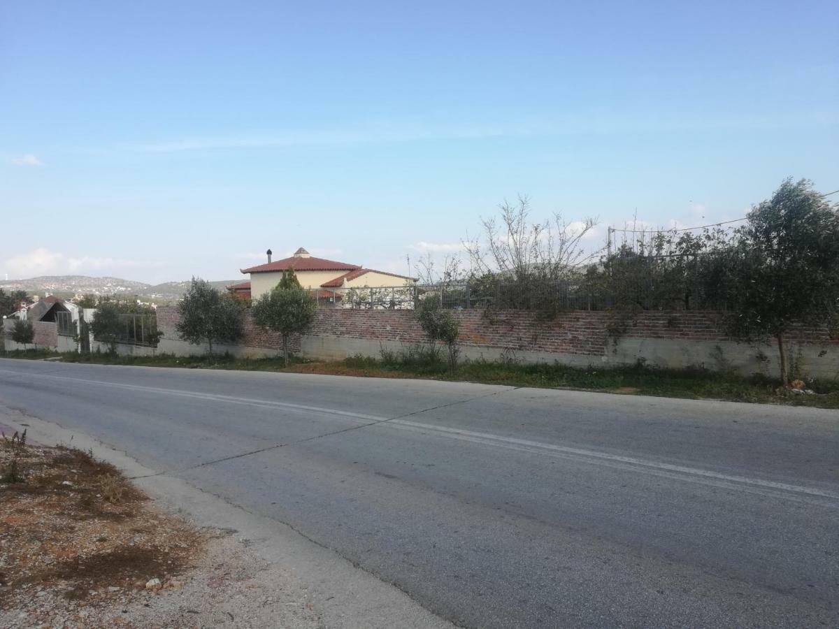 Country Near Athens - Airport *